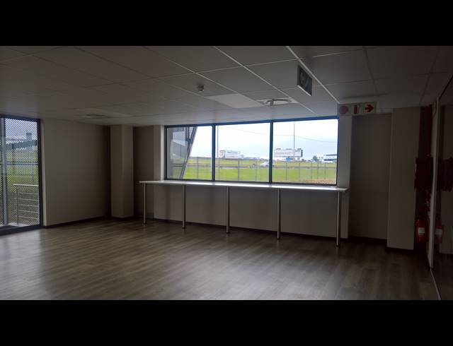 22,095M² WAREHOUSE TO LET IN GLEN MARAIS